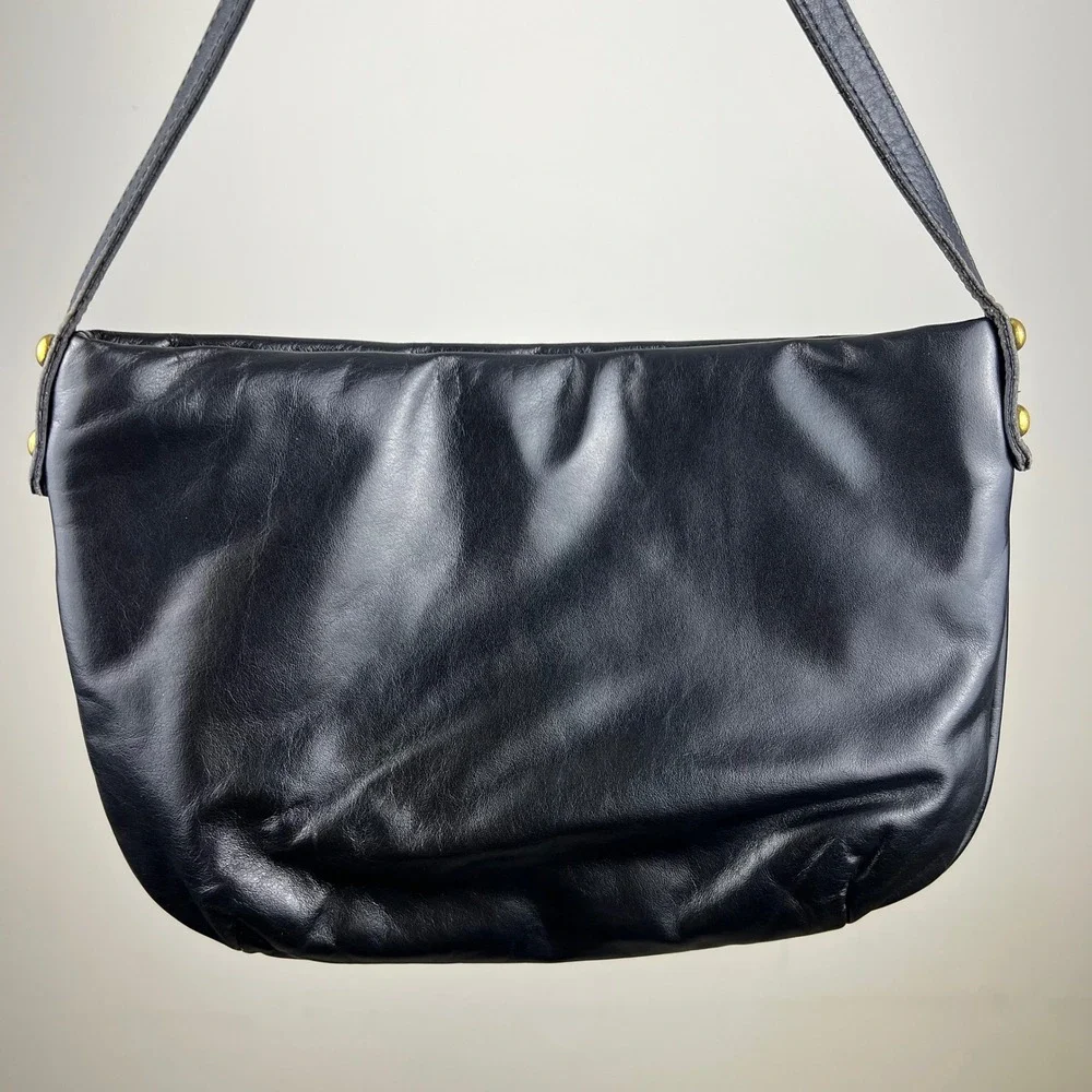 Etienne Aigner Shoulder Bag Vintage Black Leather Gold Logo Good Condition